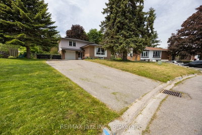 62 Crossley Drive