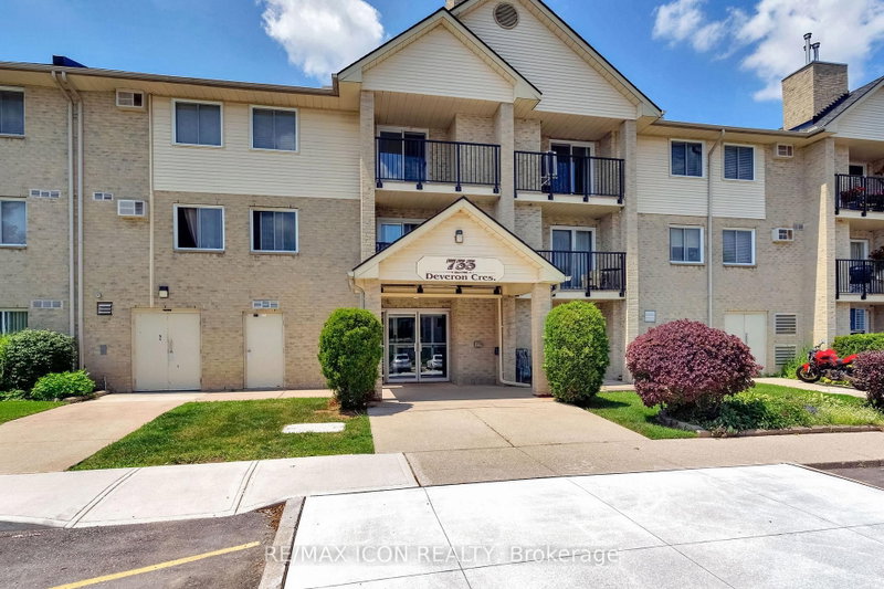 home for lease on 319-733 Deveron Crescent