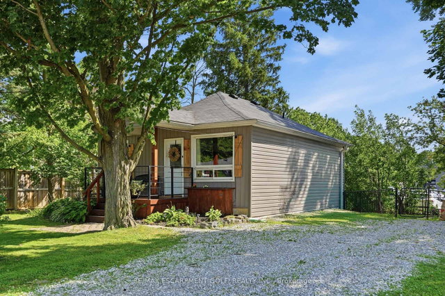 21 RENFREW Street E