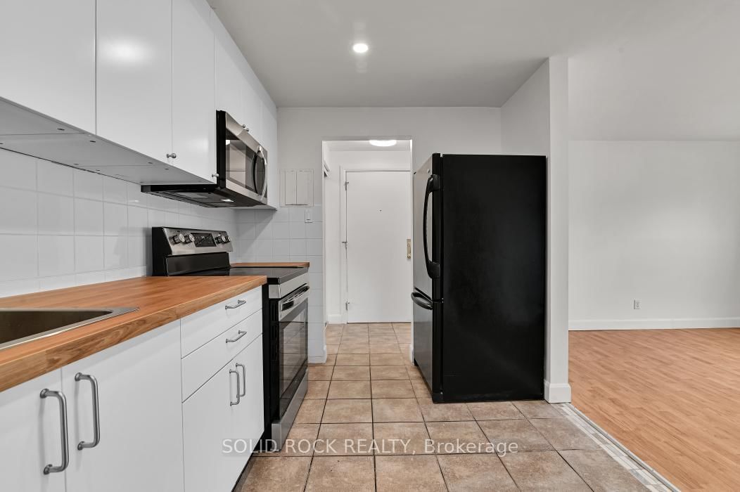 896 Elmsmere Drive • #7 • Ottawa, ON photo 10