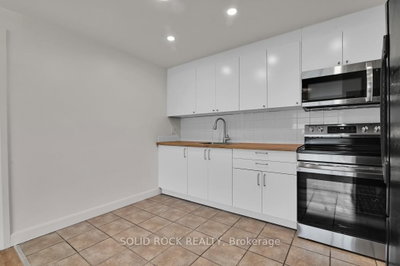 896 Elmsmere Drive • #7 • Ottawa, ON photo 4