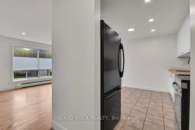896 Elmsmere Drive • #7 • Ottawa, ON photo 5