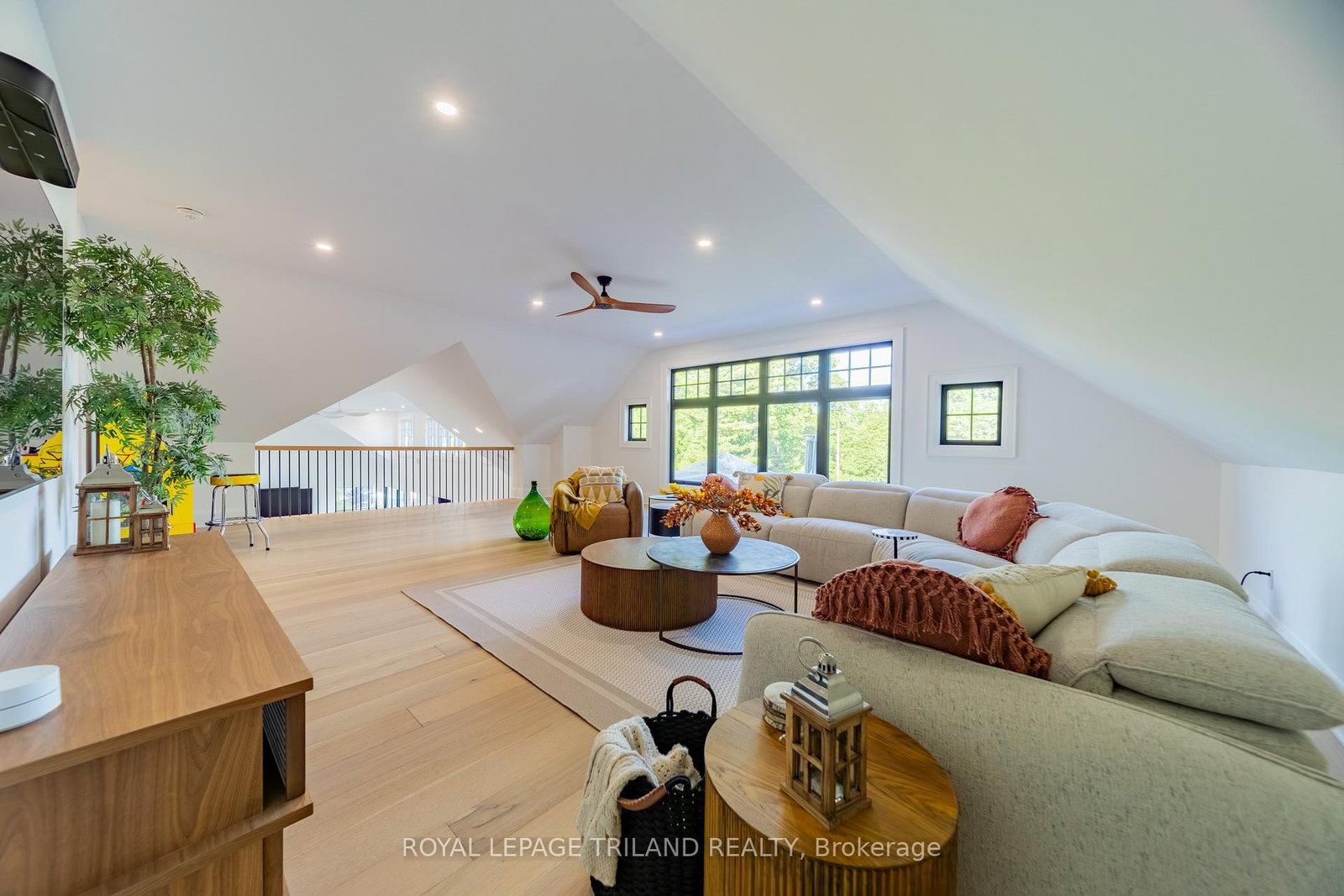 260 Ontario Street • Lambton Shores, ON photo 36
