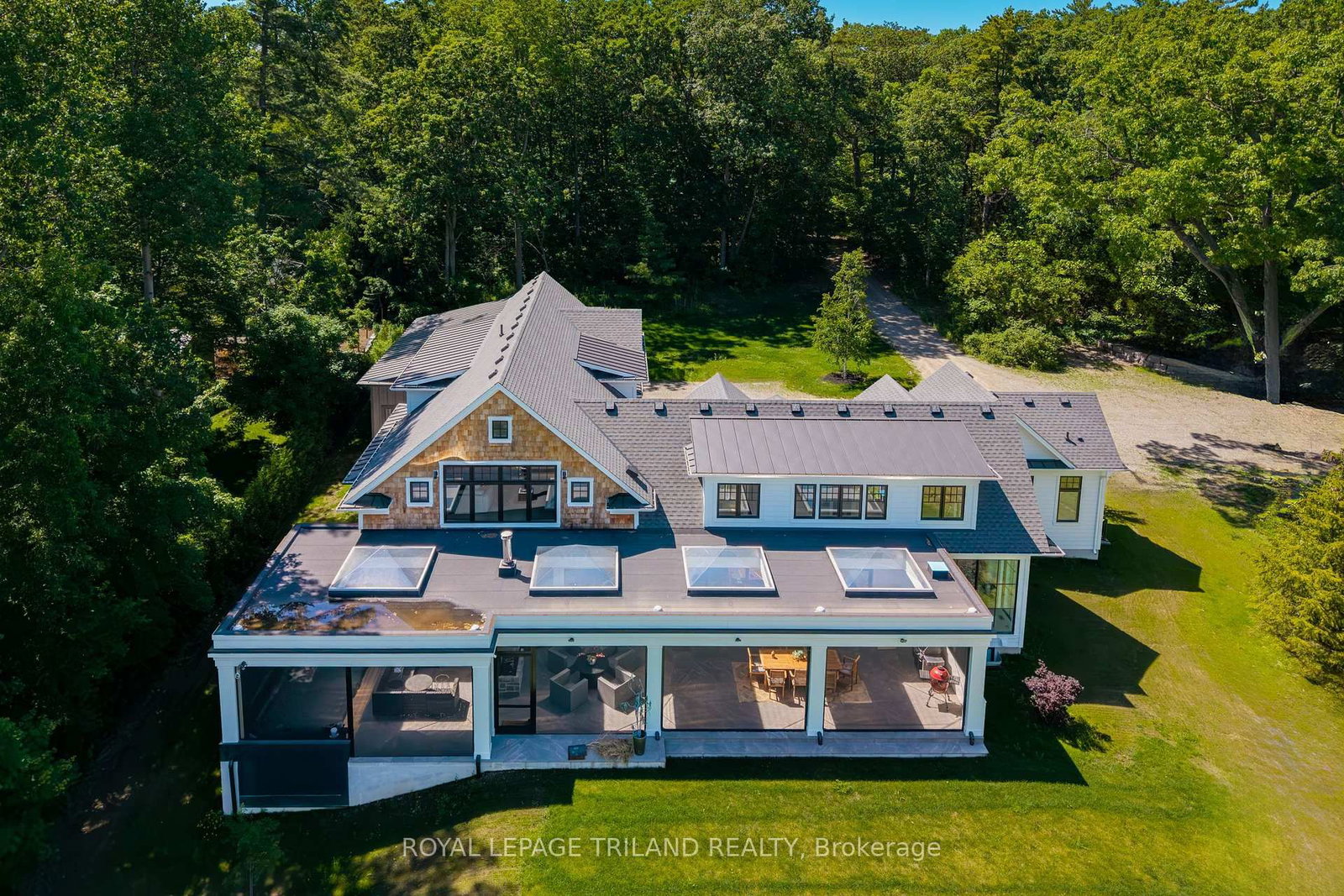 260 Ontario Street • Lambton Shores, ON photo 46