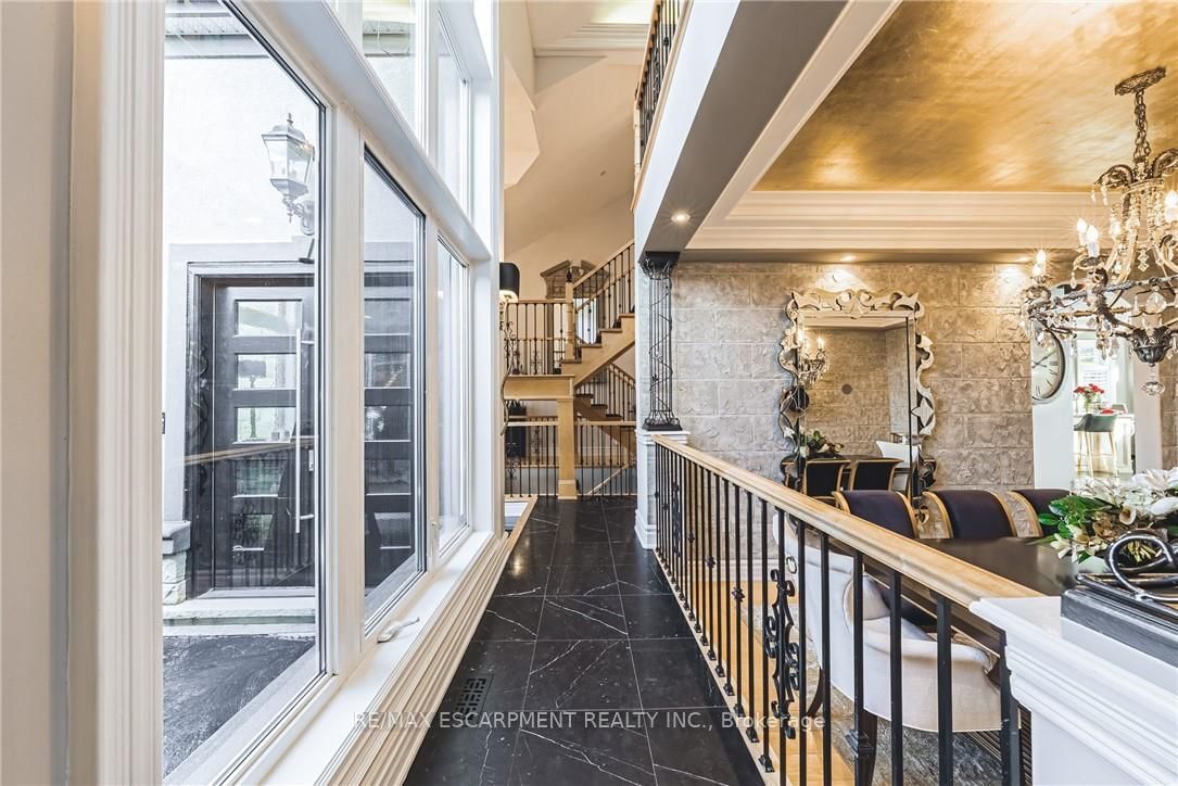 712 Highvalley Road • Hamilton, ON photo 10