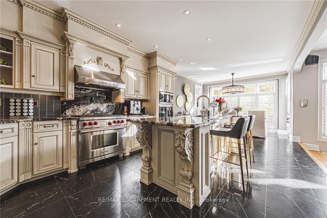 712 Highvalley Road • Hamilton, ON photo 12