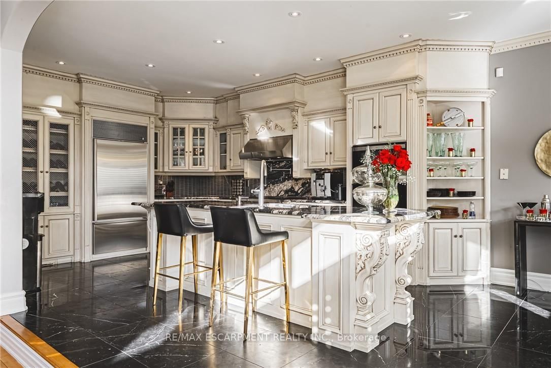 712 Highvalley Road • Hamilton, ON photo 13