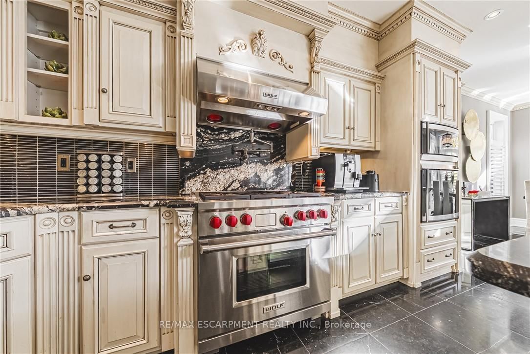 712 Highvalley Road • Hamilton, ON photo 14