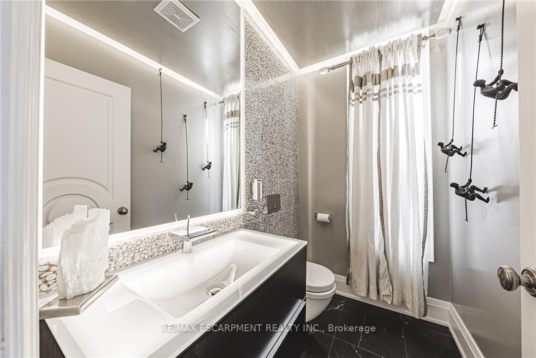 712 Highvalley Road • Hamilton, ON photo 21