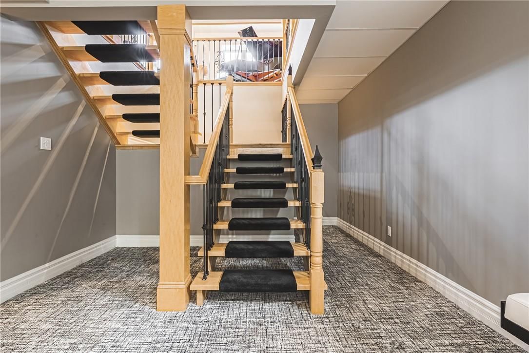 712 Highvalley Road • Hamilton, ON photo 33