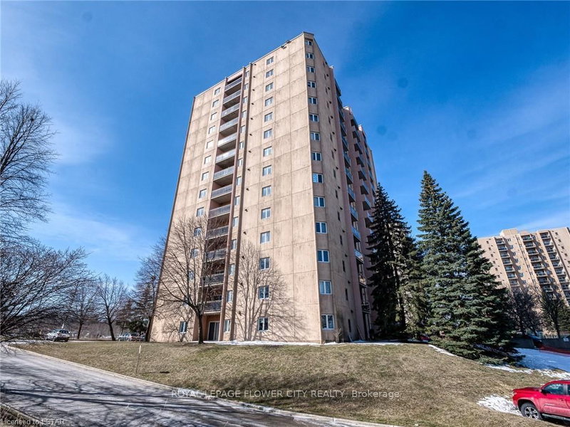 #707 860 Commissioners Road, London South