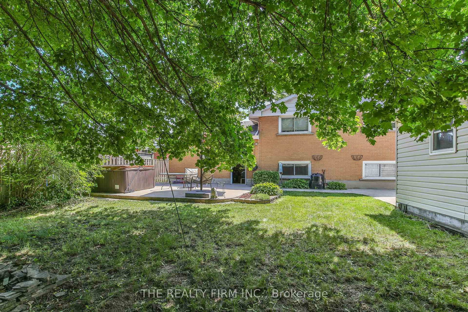 13 Vanbuskirk Drive • St. Thomas, ON photo 31