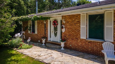 775498 HWY 10 Highway