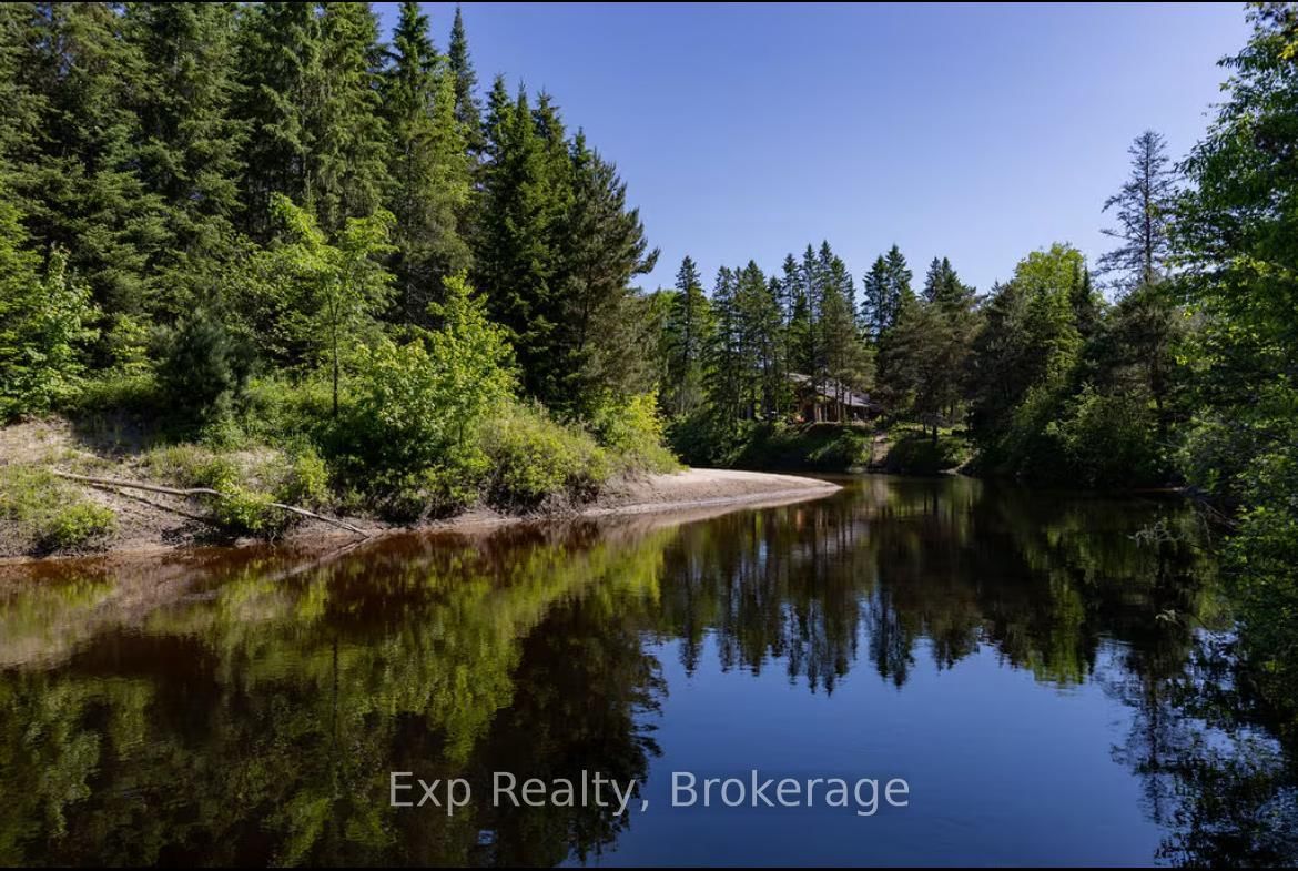 27 Groeger Road • Huntsville, ON photo 18