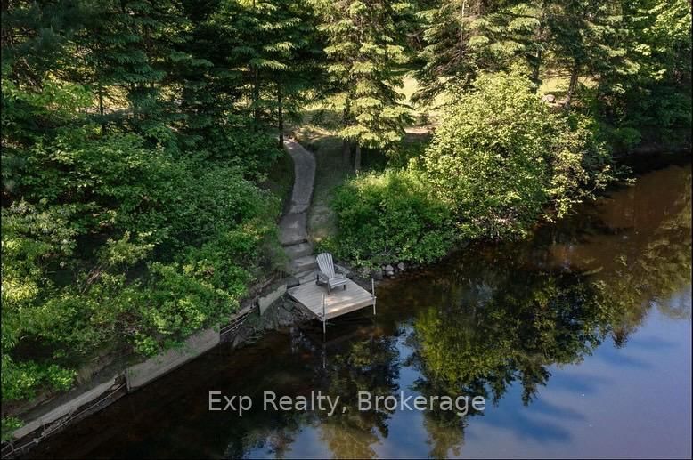 27 Groeger Road • Huntsville, ON photo 4