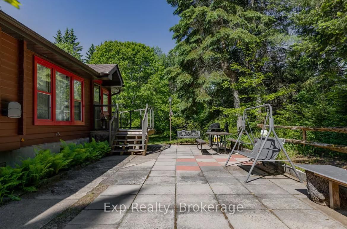 27 Groeger Road • Huntsville, ON photo 8