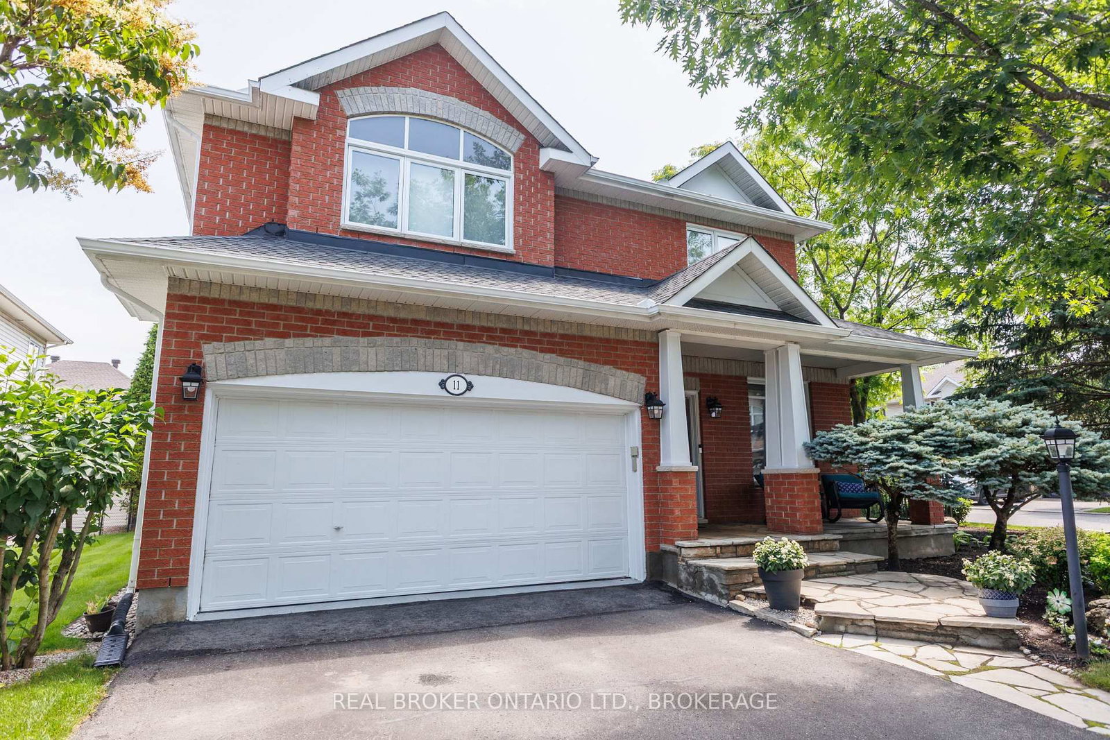 11 Redbridge Crescent • Ottawa, ON photo 1