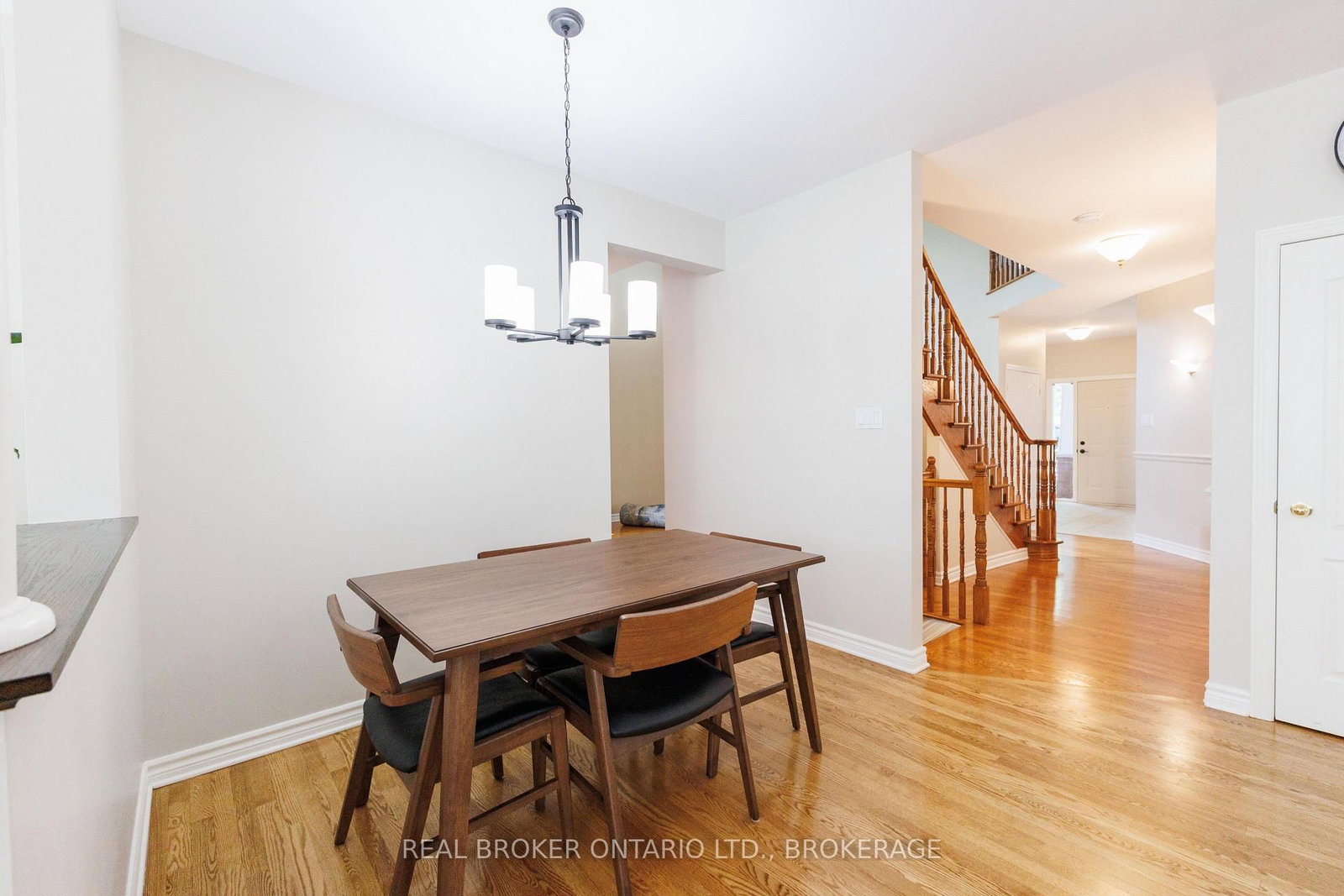 11 Redbridge Crescent • Ottawa, ON photo 19