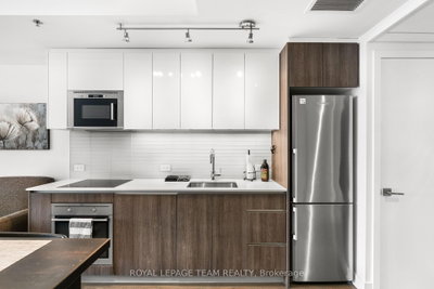 Unit 2103 — 199 Slater Street — more photos