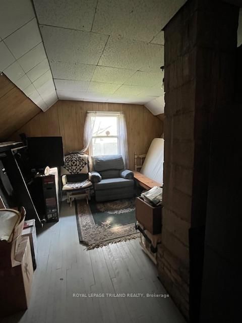 24909 Queens Line • West Elgin, ON photo 11