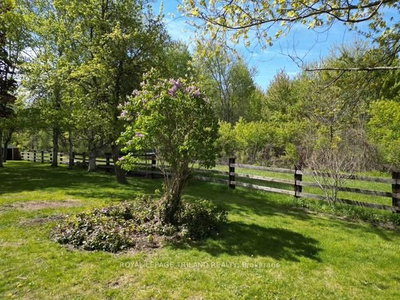 24909 Queens Line • West Elgin, ON photo 6