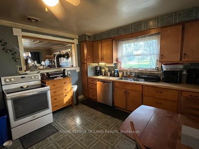 24909 Queens Line • West Elgin, ON photo 9