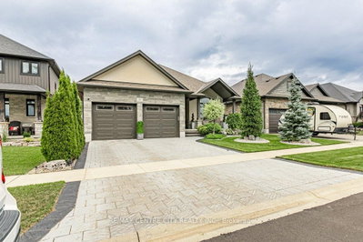 26 Elwood Street • Strathroy-Caradoc, ON photo 2