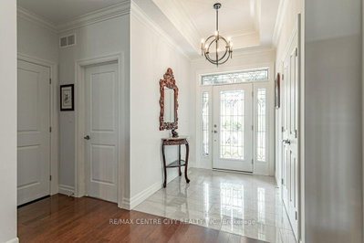 26 Elwood Street • Strathroy-Caradoc, ON photo 5