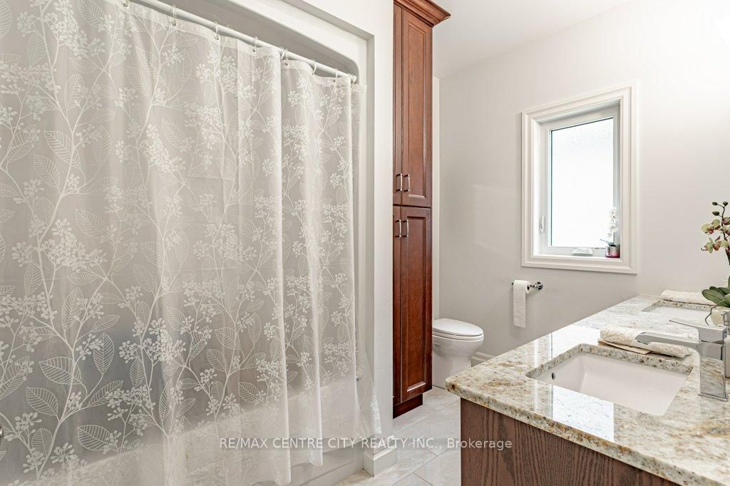 26 Elwood Street • Strathroy-Caradoc, ON photo 9