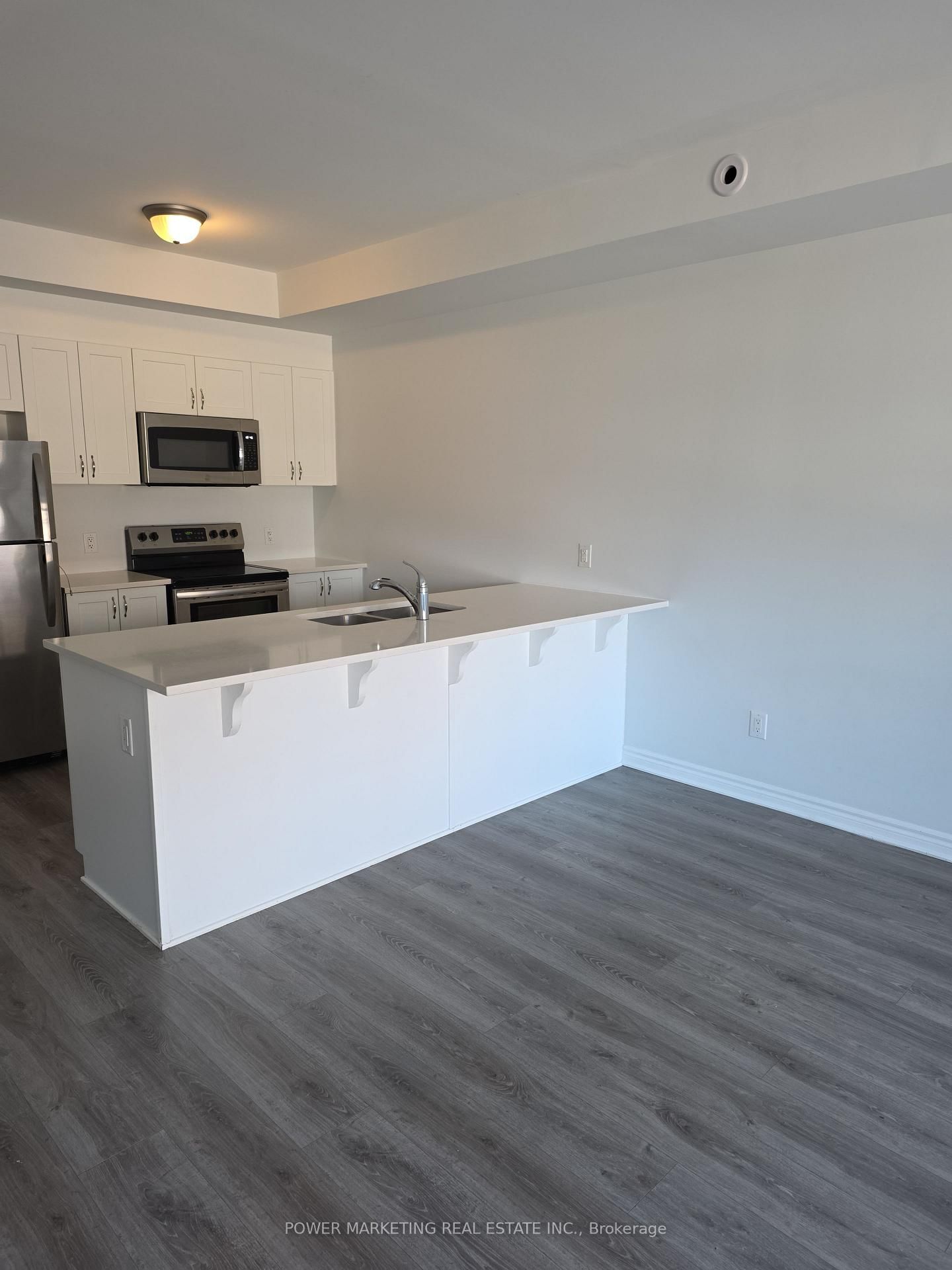 641 Makwa Private • Ottawa, ON photo 15