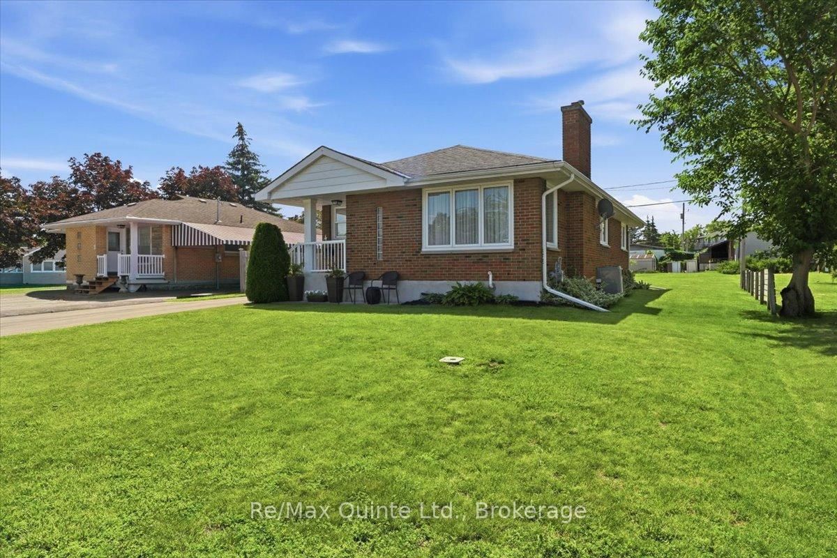 4 Gould Street • Quinte West, ON photo 38