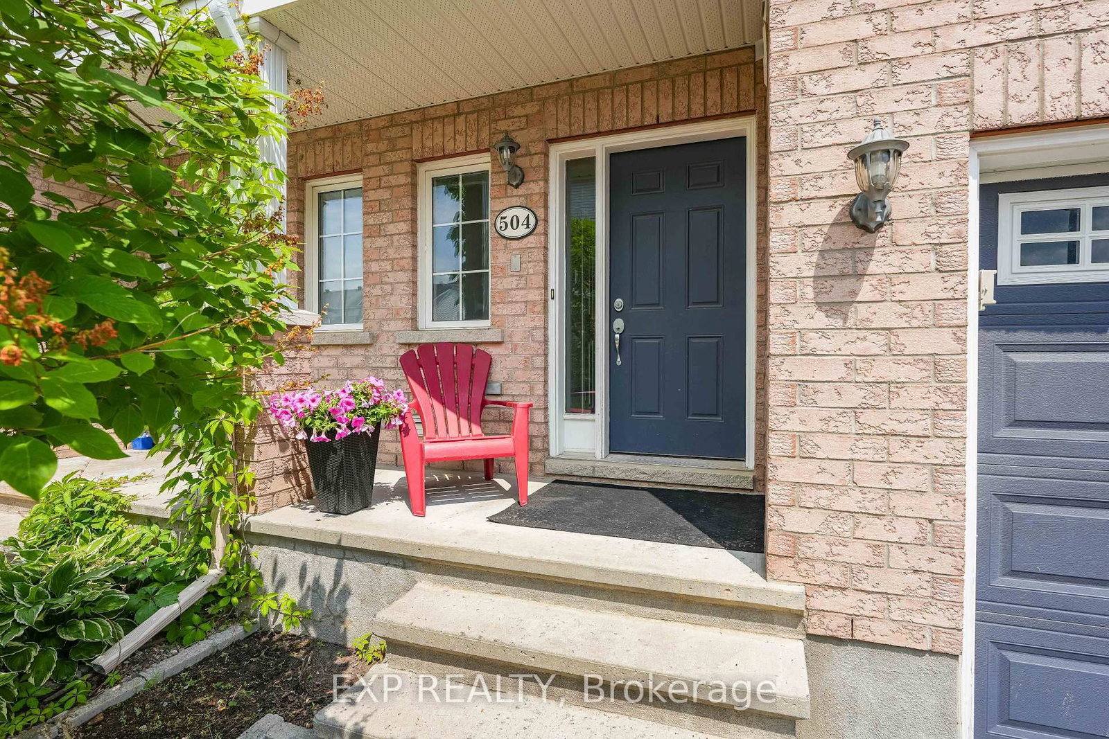 504 BARHOLM Private • Ottawa, ON photo 2