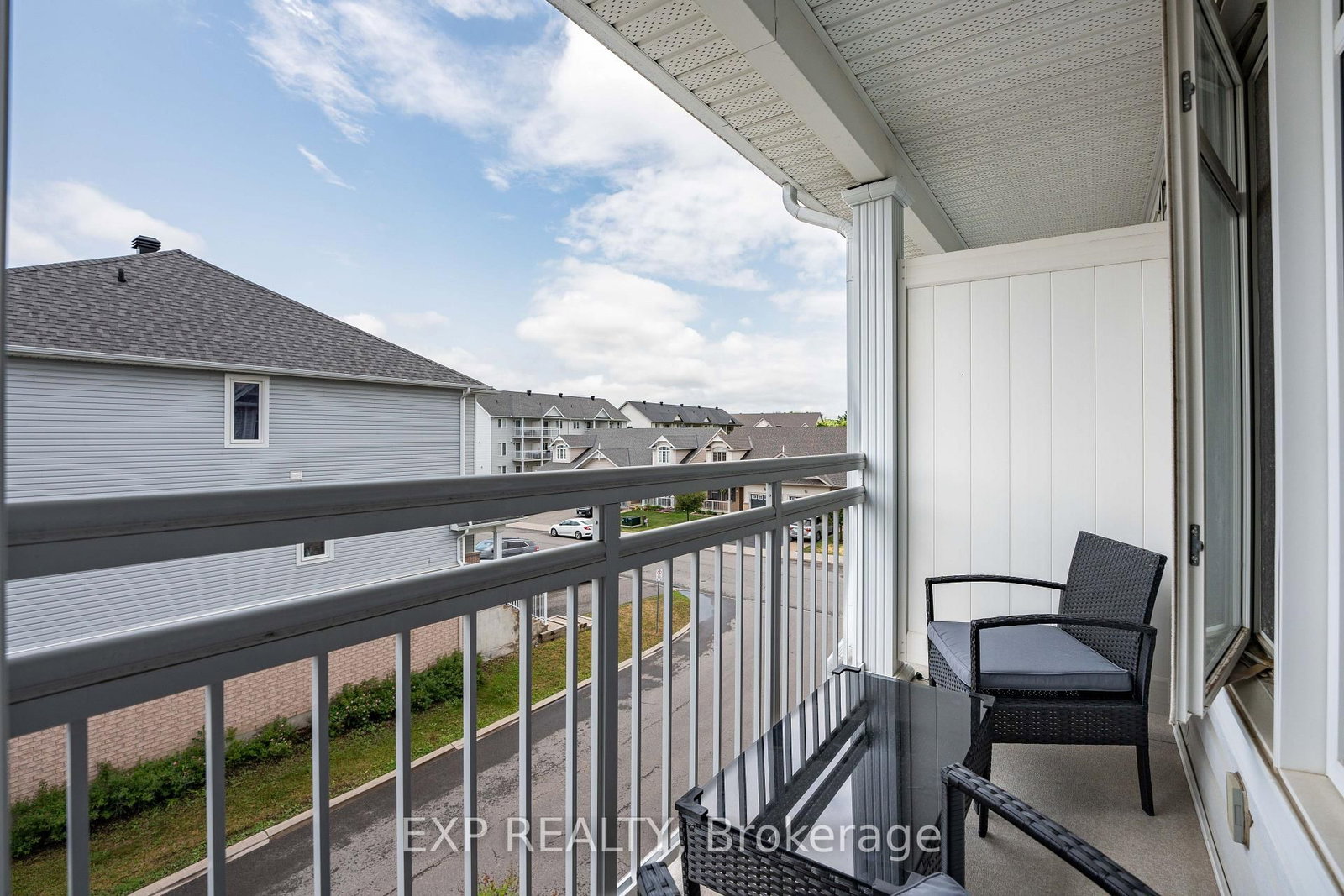 504 BARHOLM Private • Ottawa, ON photo 26