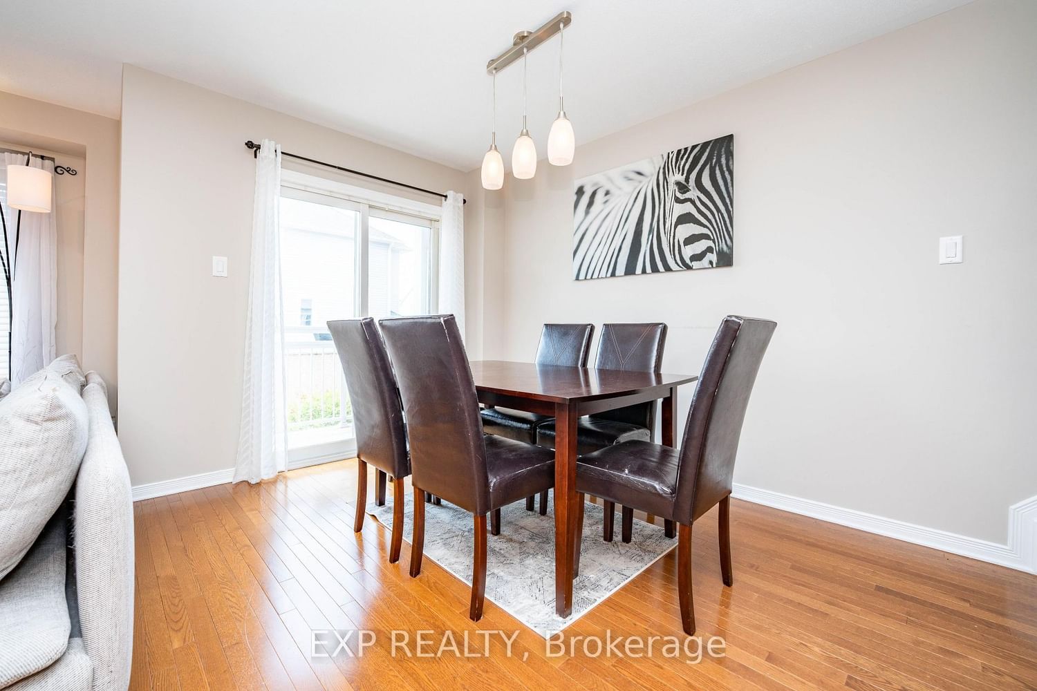 504 BARHOLM Private • Ottawa, ON photo 8