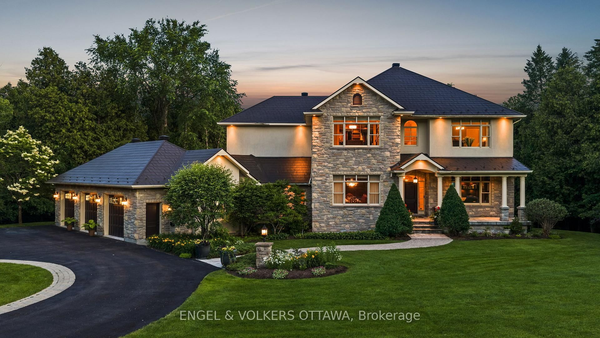 140 Lady Lochead Lane, Carp, ON
