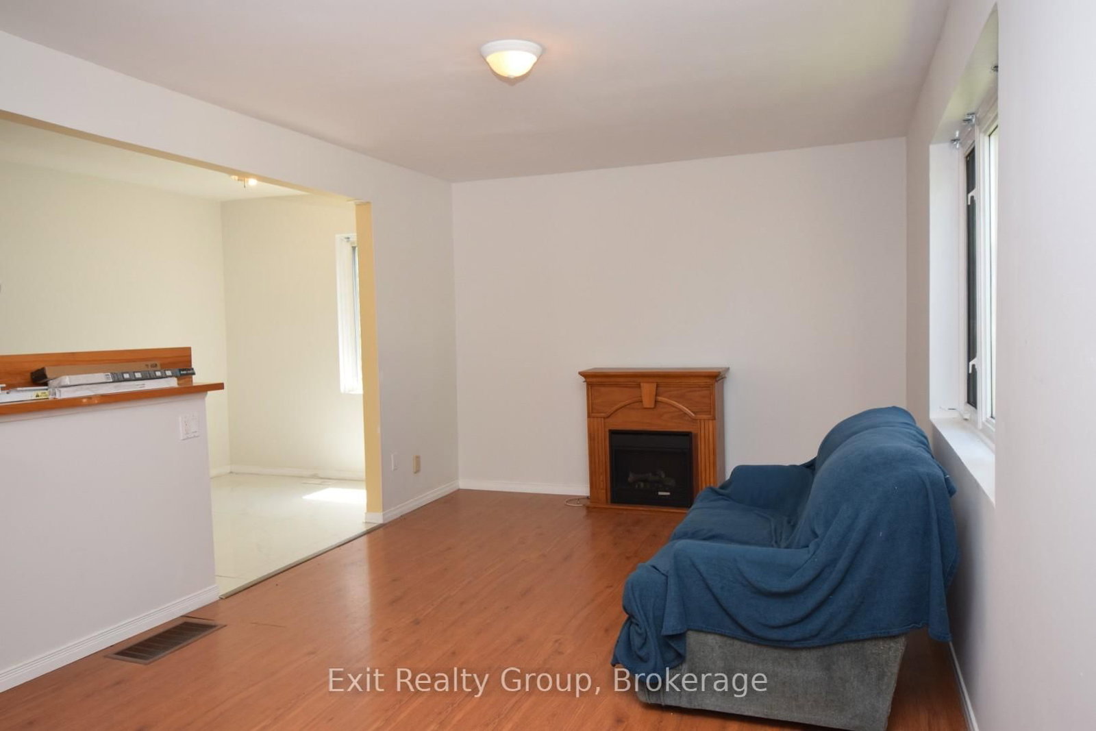 11 Flindall Street • Quinte West, ON photo 4