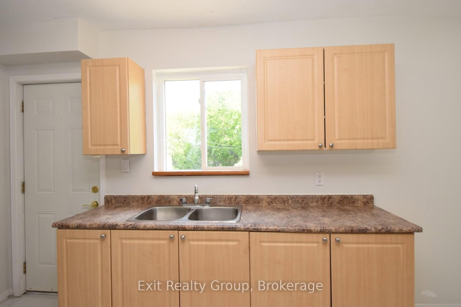 11 Flindall Street • Quinte West, ON photo 6