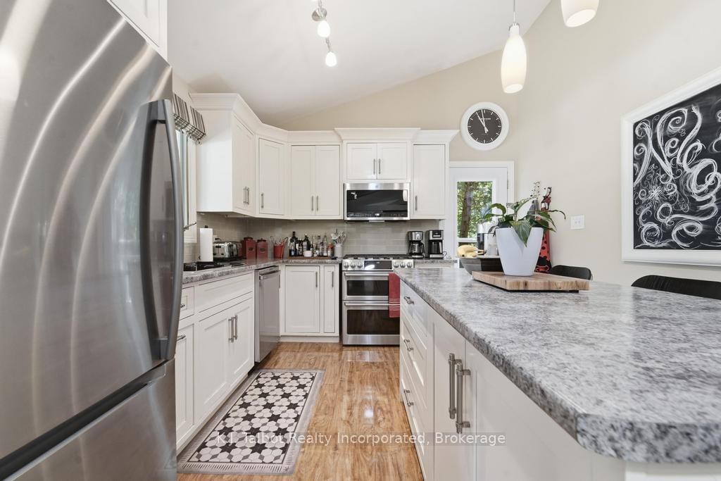6 David Street E • Bluewater, ON photo 15