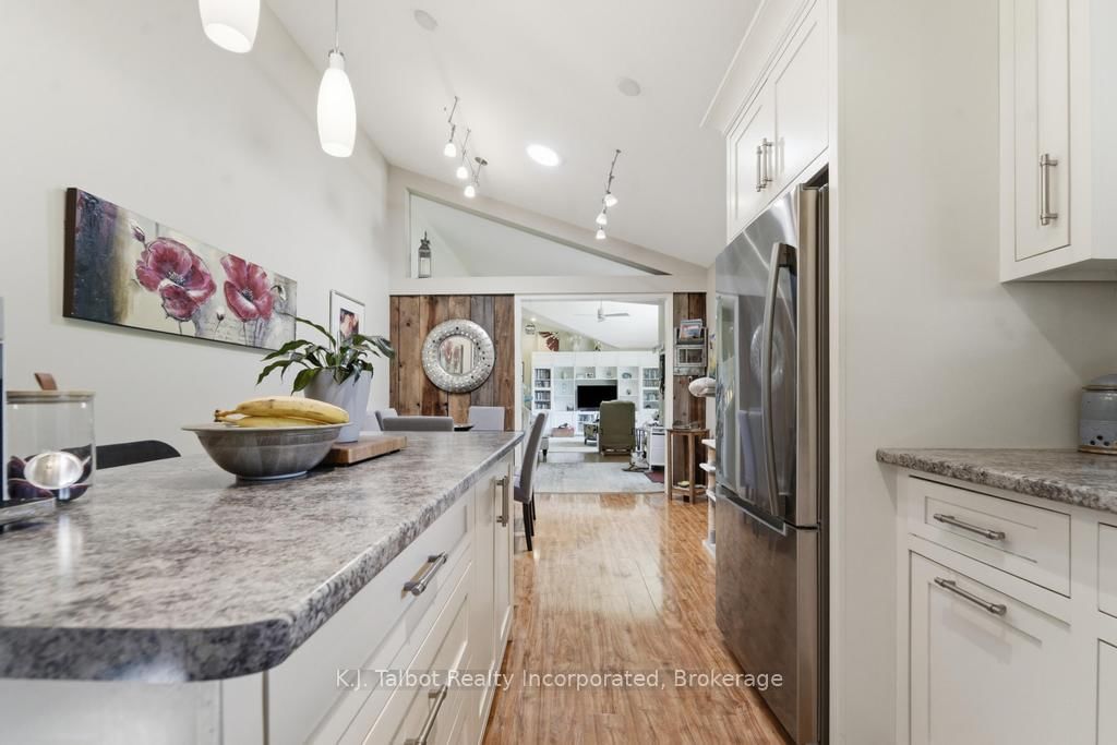6 David Street E • Bluewater, ON photo 17