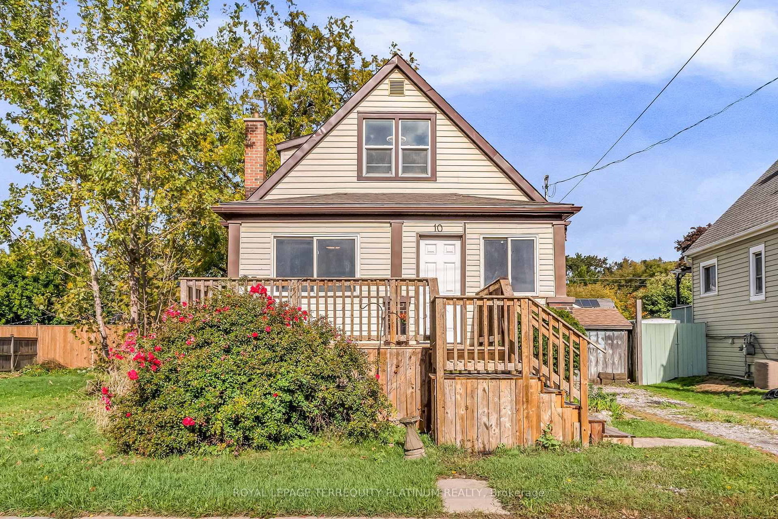 10 Locarno Avenue • Hamilton, ON photo 2