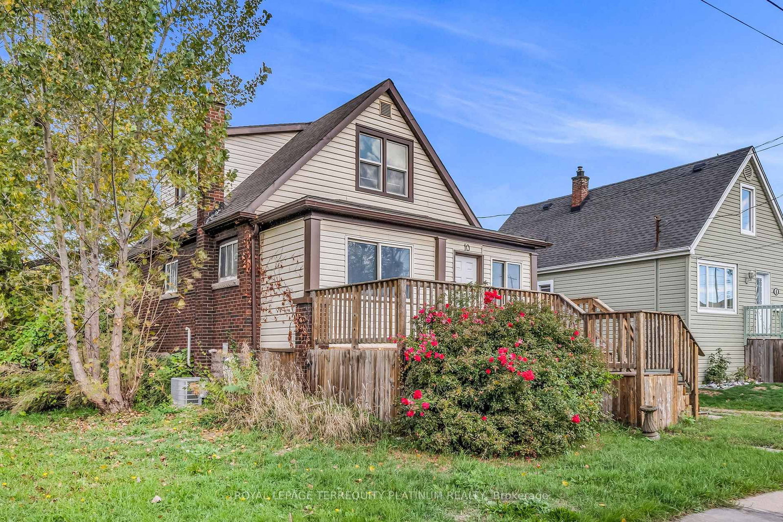 10 Locarno Avenue • Hamilton, ON photo 3