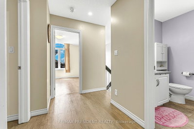 573 Forman Avenue — more photos
