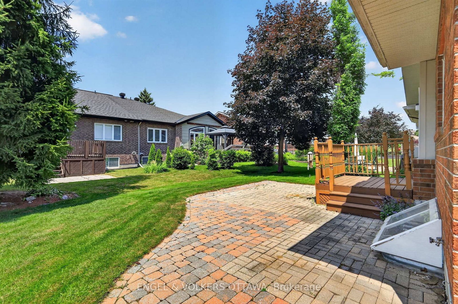 10 Waterthrush Crescent • Kanata, ON photo 37