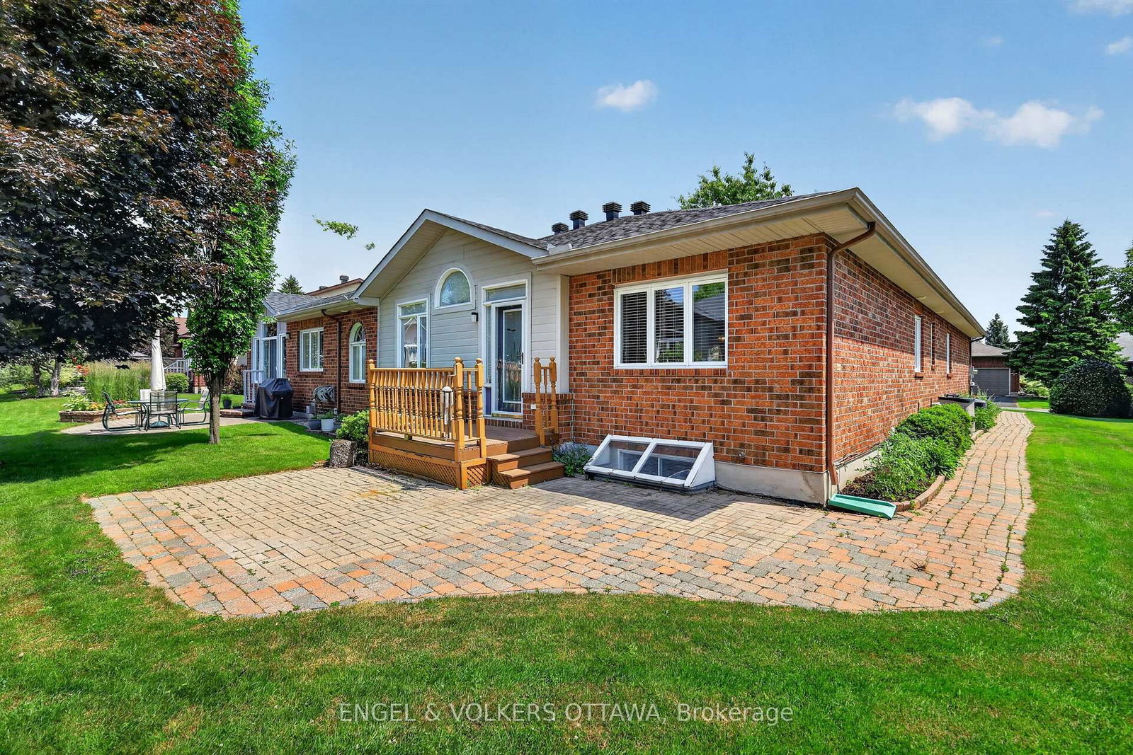 10 Waterthrush Crescent • Kanata, ON photo 38