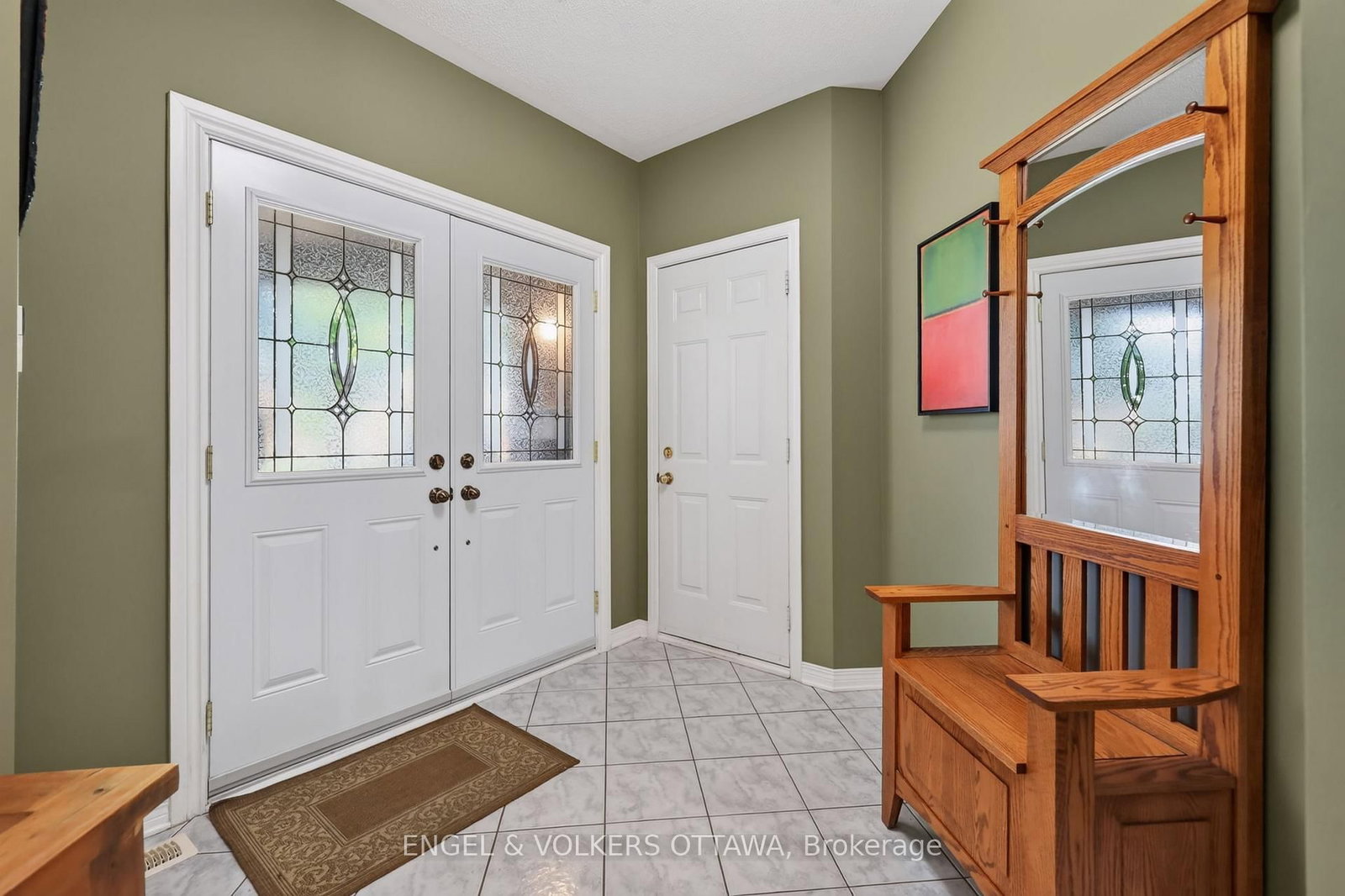 10 Waterthrush Crescent • Kanata, ON photo 4