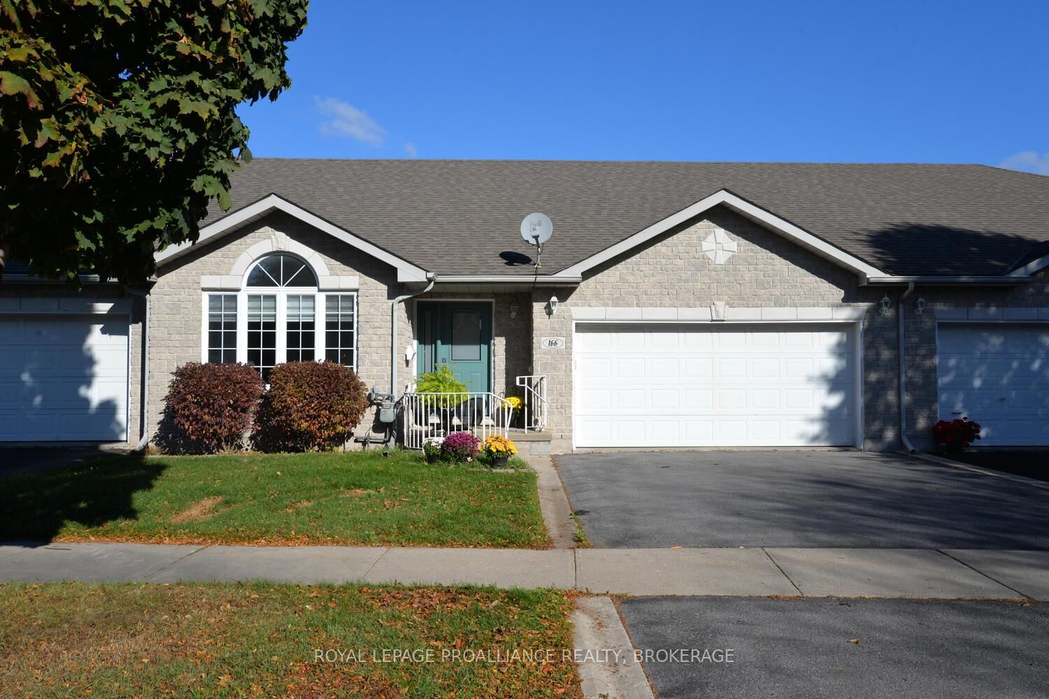 166 Ellesmeer Avenue • Kingston, ON photo 2