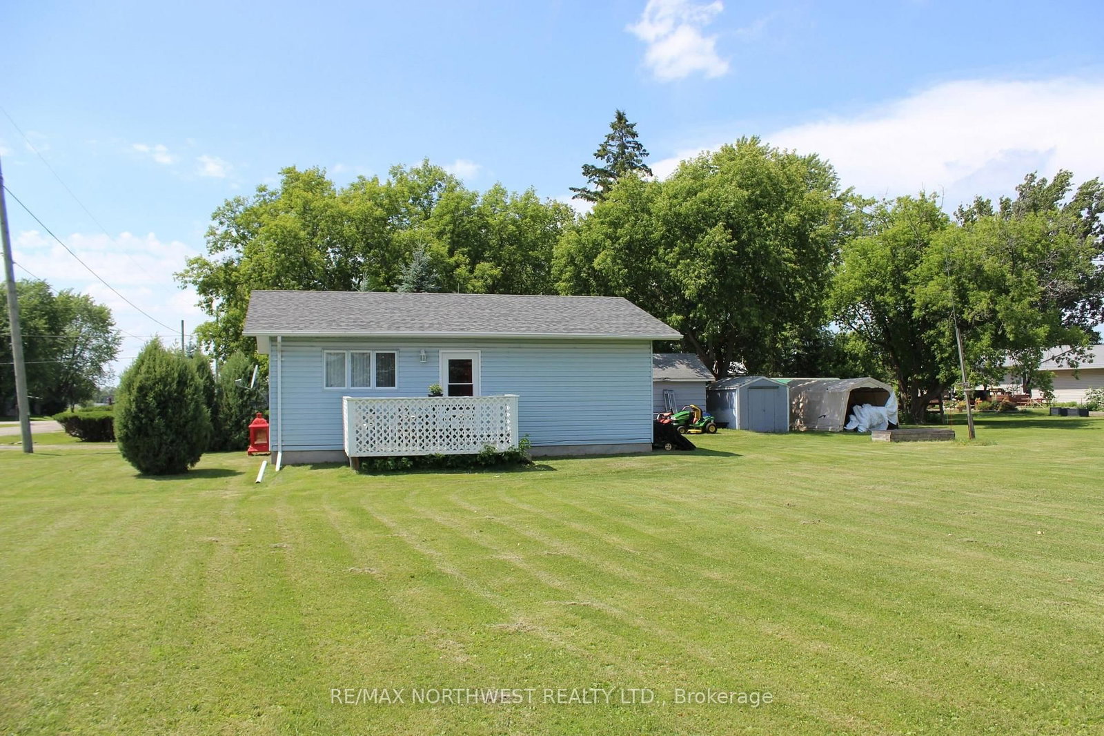 705-707 LORENA STREET • Rainy River, ON photo 3