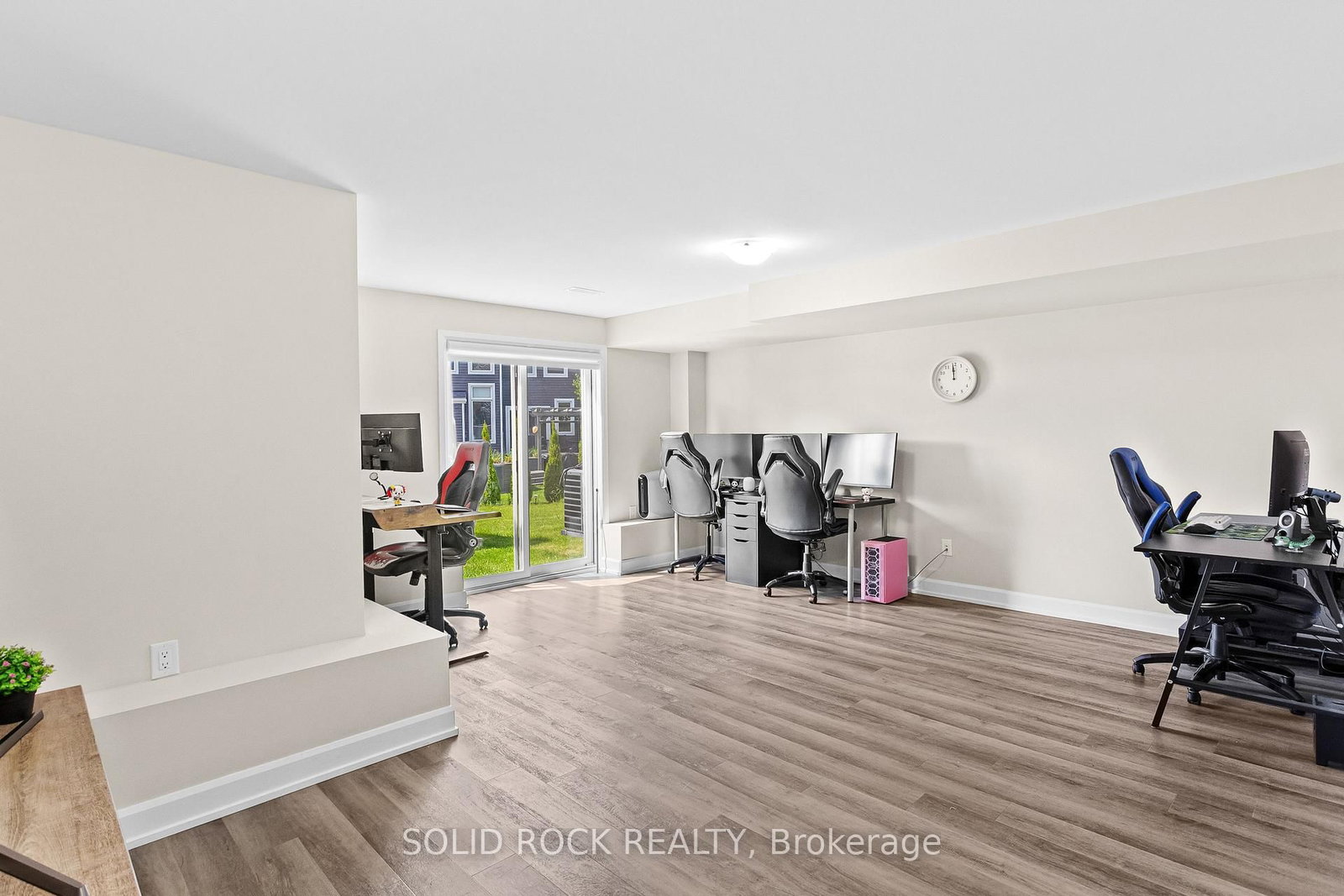 335 Grackle Street • Ottawa, ON photo 33