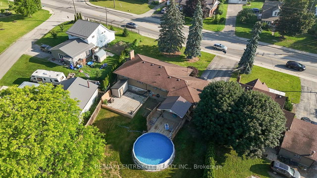303 Simcoe Street