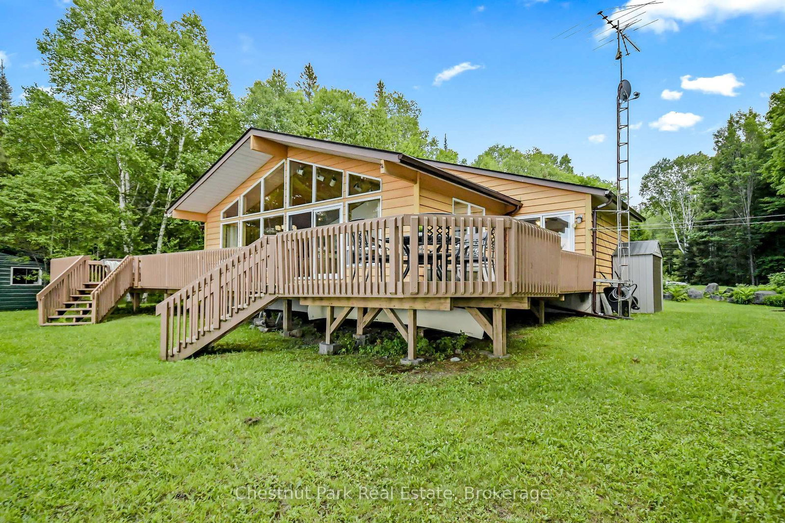 3702 E 518 Highway • Kearney, ON photo 12